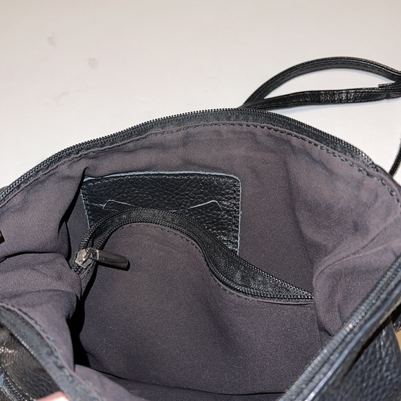 Vintage Black and Brown Italian Leather Crossbody Bucket Bag - Picture 7 of 11